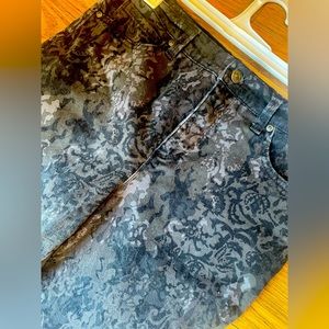 Gloria Vanderbilt straight leg jeans